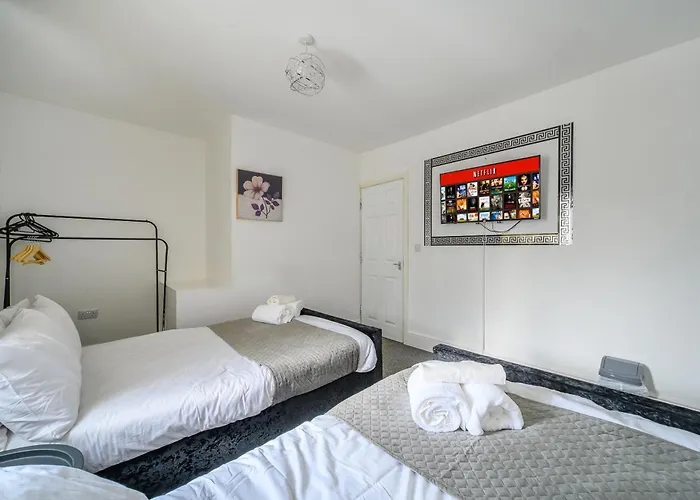 Apartamento Comfortable 2-bed With Free Parking *