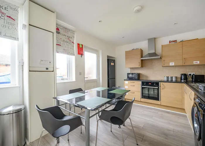 Comfortable 2-bed With Free Parking Leeds (West Yorkshire)